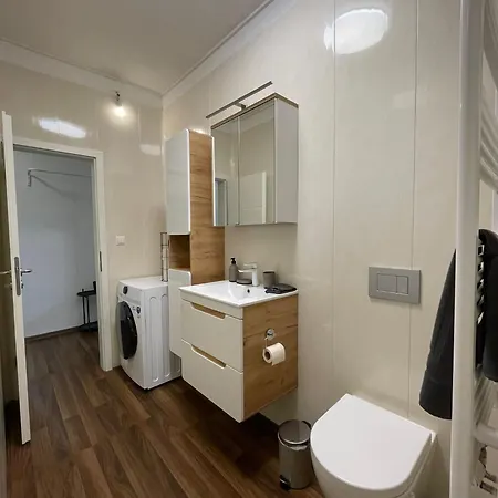 Gemuetliches Dg-apartment In Weissenthurm, 4