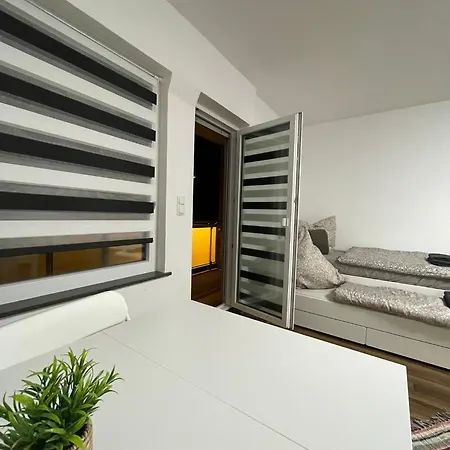Апартаменты Gemuetliches Dg-apartment In Weissenthurm, 4 *