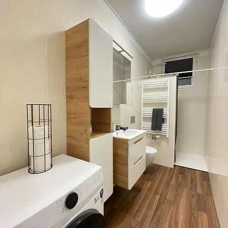 Gemuetliches Dg-apartment In Weissenthurm, 4 Apartmán Weissenthurm